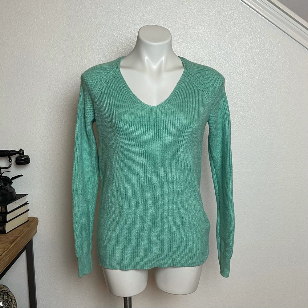 JC Penney light weight mint green sweater size m
